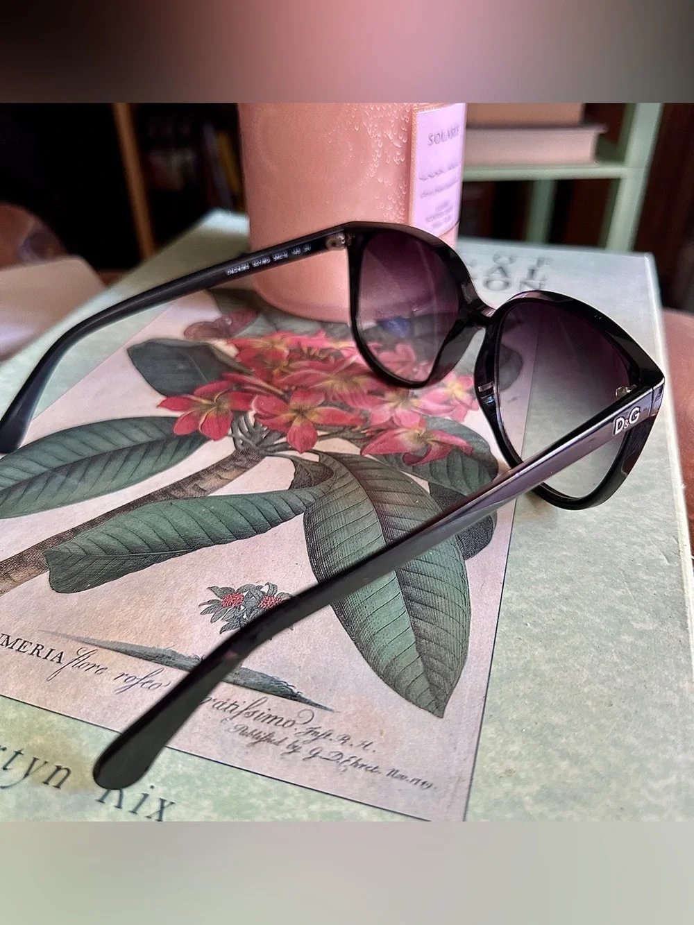 Dolce & Gabbana Black Oversized Women's Sunglasses D&G8080 501/8G 58-16 145 3N